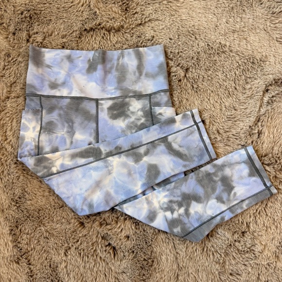 Athleta‎ Salutation Stash Pocket Capri Blue Gray Striped Tie Dye Activewear - Picture 4 of 8